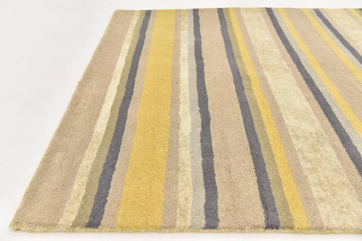 Detail image of 4' x 5' 6 Luna Wool Rug