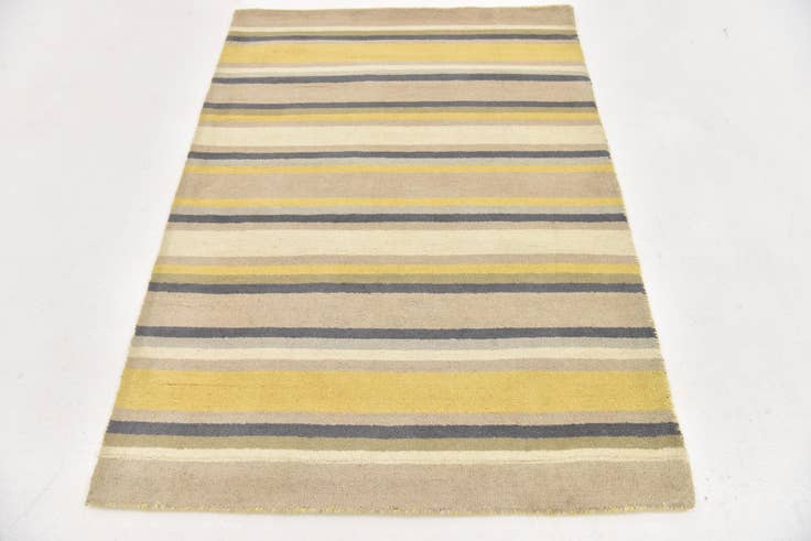 Detail image of 4' x 5' 6 Luna Wool Rug