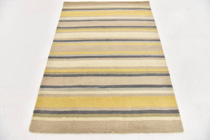 Detail image of 4' x 5' 7 Luna Wool Rug