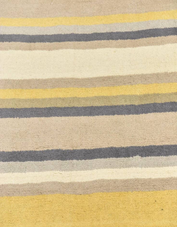 Detail image of 4' x 5' 7 Luna Wool Rug