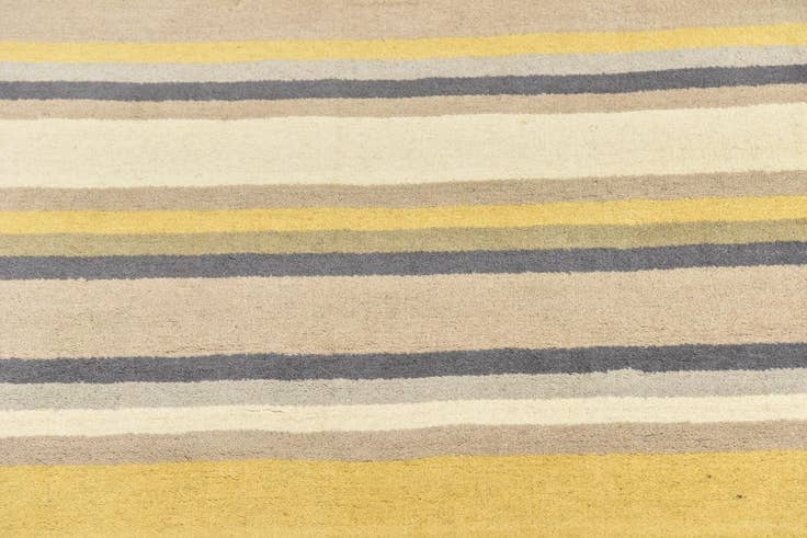 Detail image of 4' x 5' 7 Luna Wool Rug