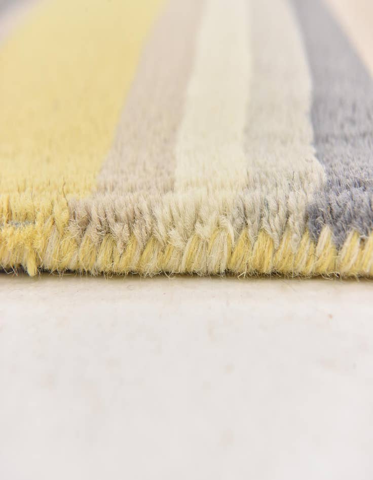 Detail image of 4' x 5' 7 Luna Wool Rug