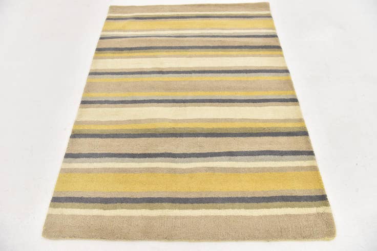 Detail image of 4' x 5' 7 Luna Wool Rug