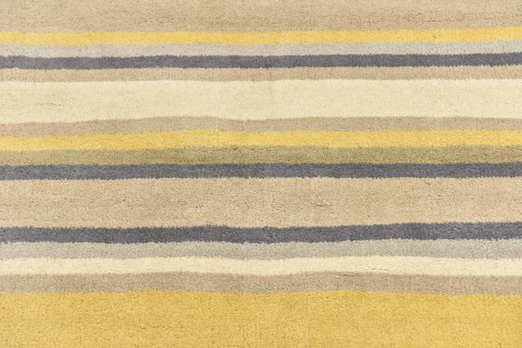 Detail image of 4' x 5' 7 Luna Wool Rug