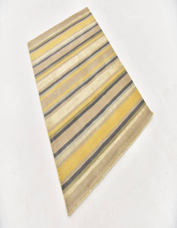 Detail image of 4' x 5' 6 Luna Wool Rug