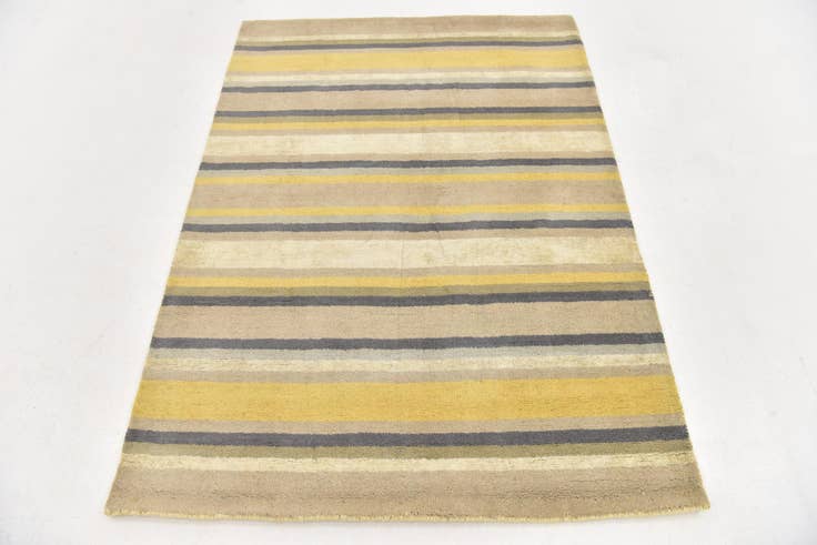Detail image of 4' x 5' 6 Luna Wool Rug