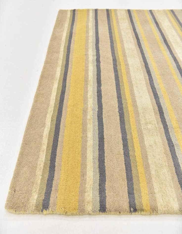 Detail image of 4' x 5' 6 Luna Wool Rug