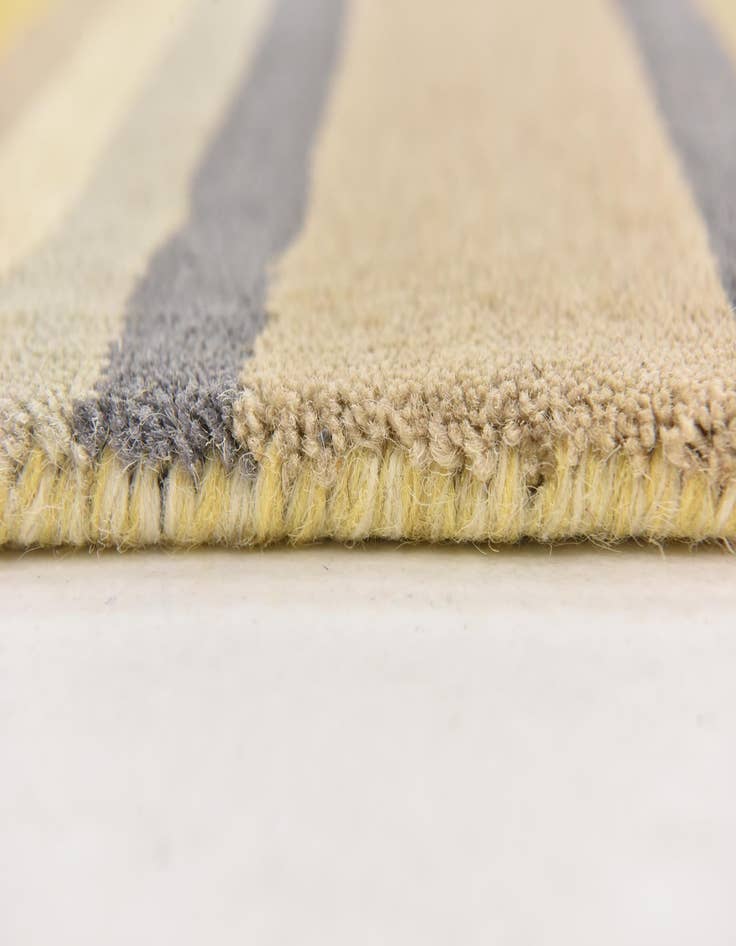 Detail image of 4' x 5' 6 Luna Wool Rug