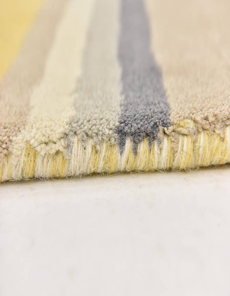 Detail image of 3' 10 x 5' 6 Luna Wool Rug