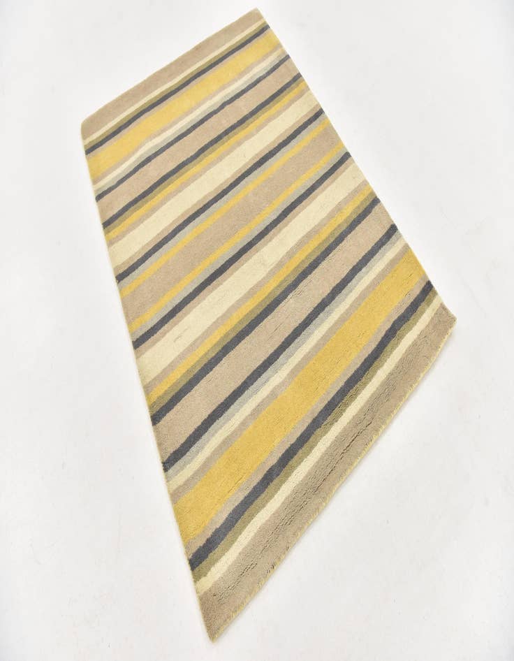 Detail image of 4' x 5' 6 Luna Wool Rug