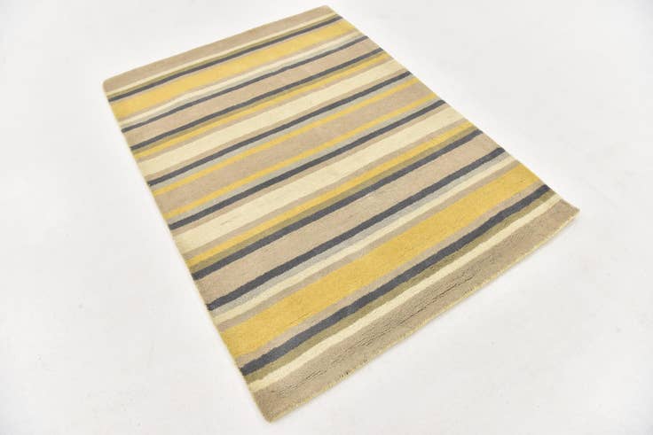 Detail image of 4' x 5' 6 Luna Wool Rug