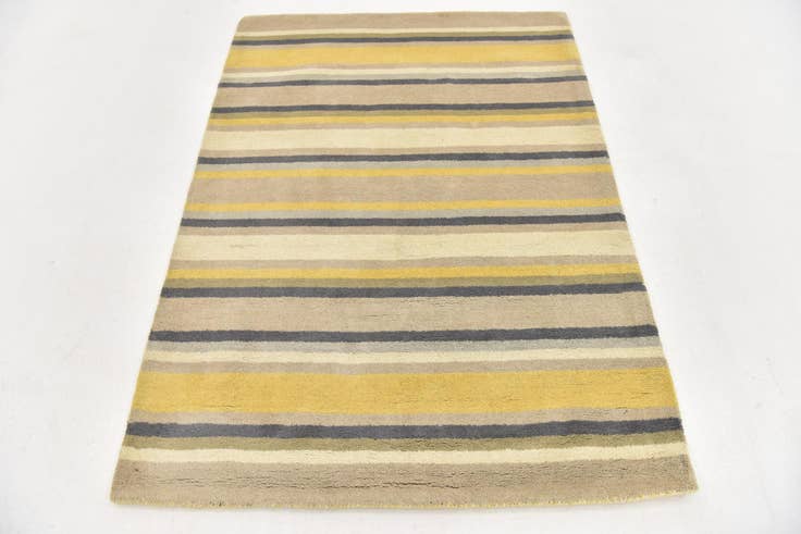 Detail image of 4' x 5' 6 Luna Wool Rug