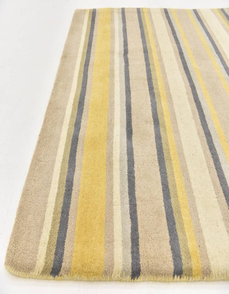 Detail image of 4' x 5' 6 Luna Wool Rug
