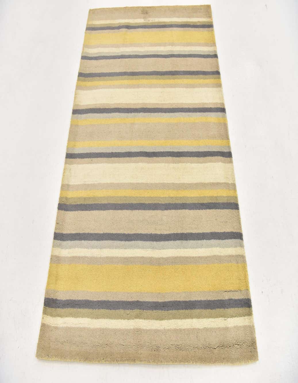 Detail image of 4' x 5' 8 Unique Loom Luna Wool Rug