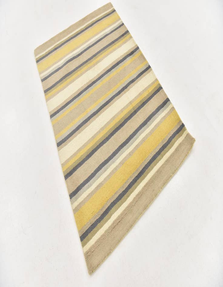 Detail image of 4' x 5' 6 Luna Wool Rug