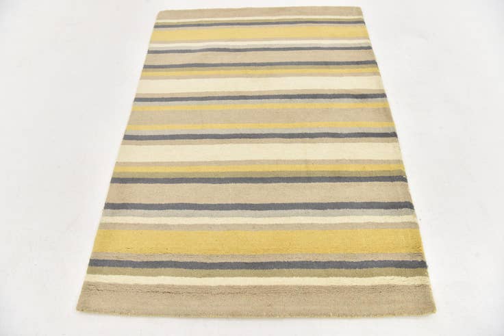 Detail image of 4' x 5' 6 Luna Wool Rug