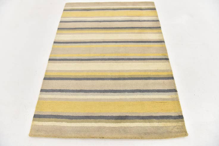 Detail image of 4' x 5' 7 Luna Wool Rug