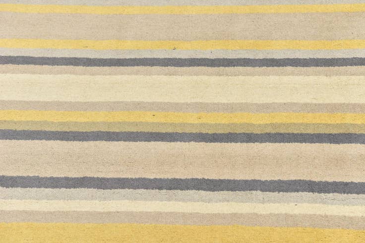 Detail image of 4' x 5' 7 Luna Wool Rug