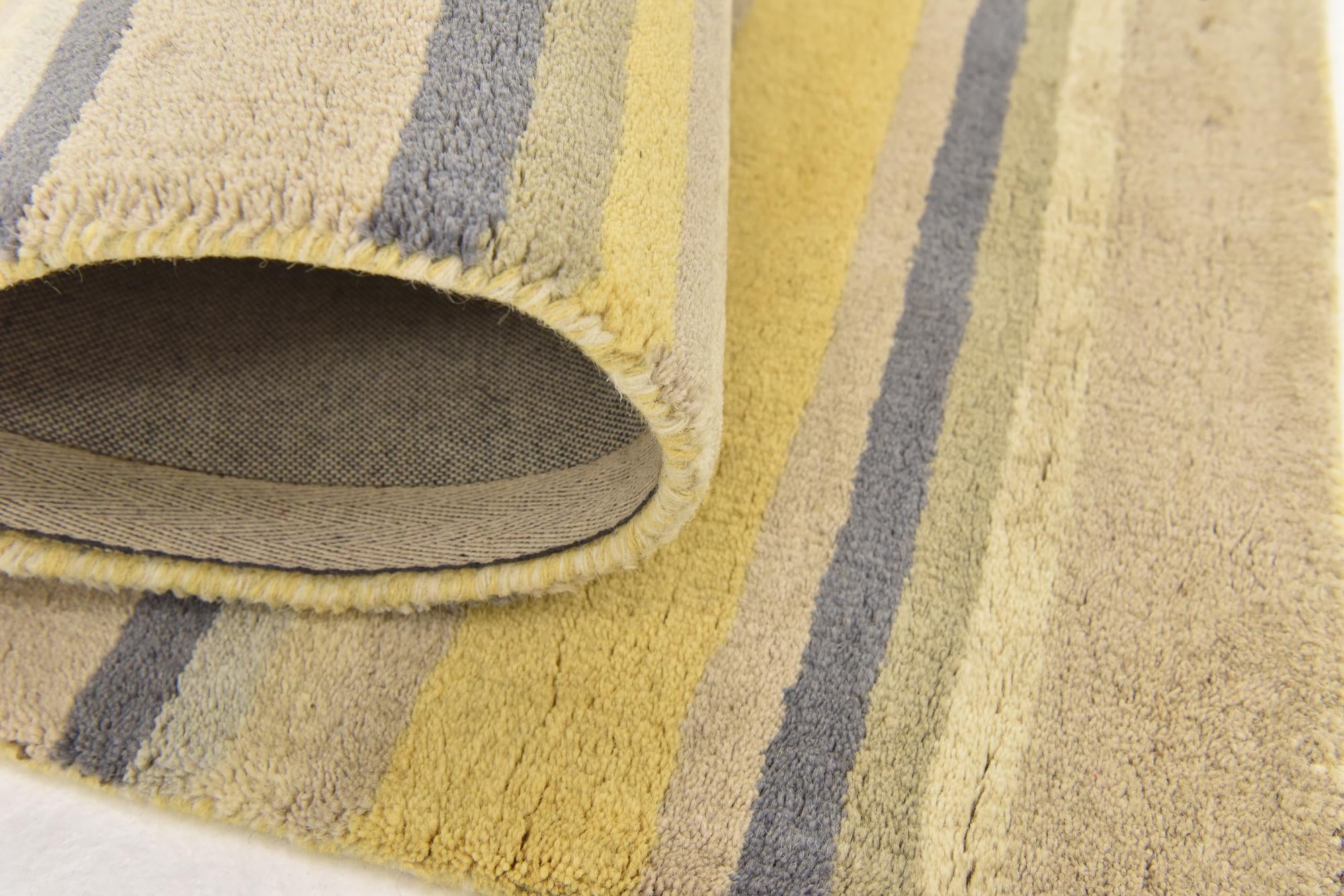 4' x 5' 7 Luna Wool Rug