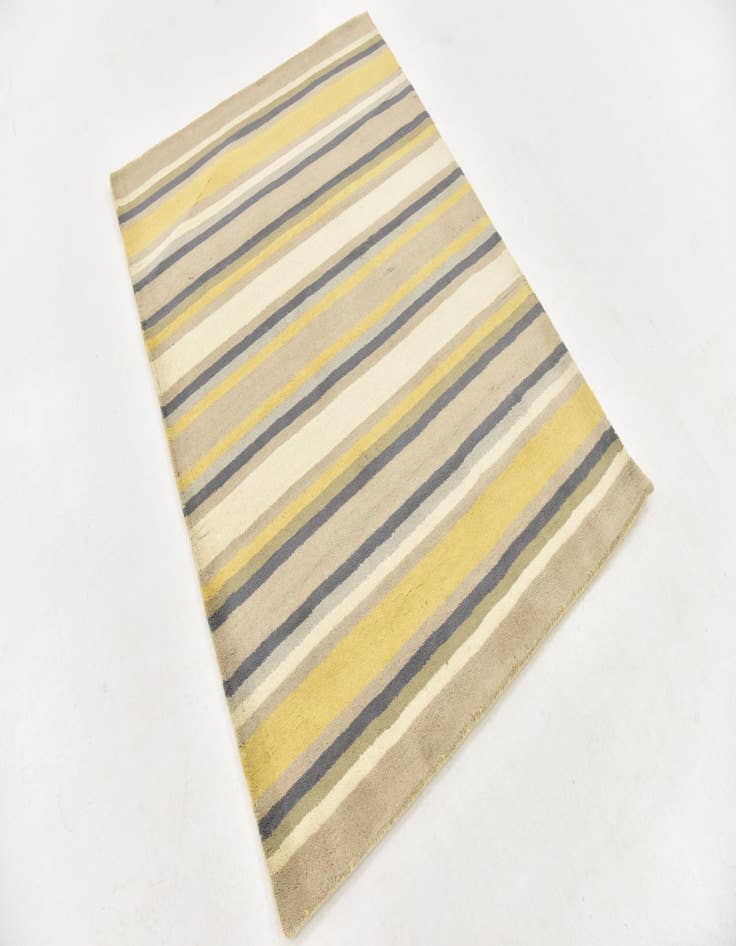 Detail image of 4' x 5' 6 Luna Wool Rug