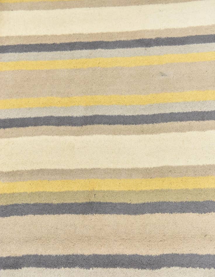 Detail image of 4' x 5' 6 Luna Wool Rug