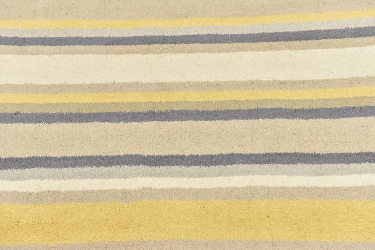 Detail image of 4' x 5' 7 Luna Wool Rug