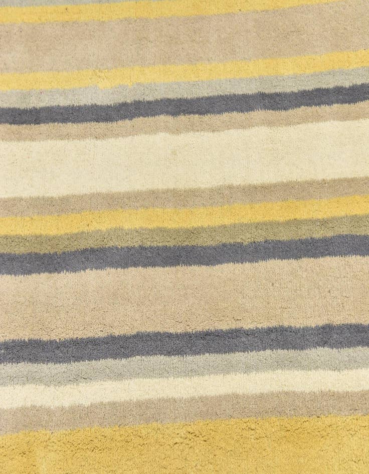 Detail image of 4' x 5' 6 Luna Wool Rug