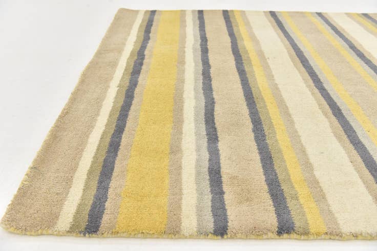 Detail image of 4' x 5' 6 Luna Wool Rug