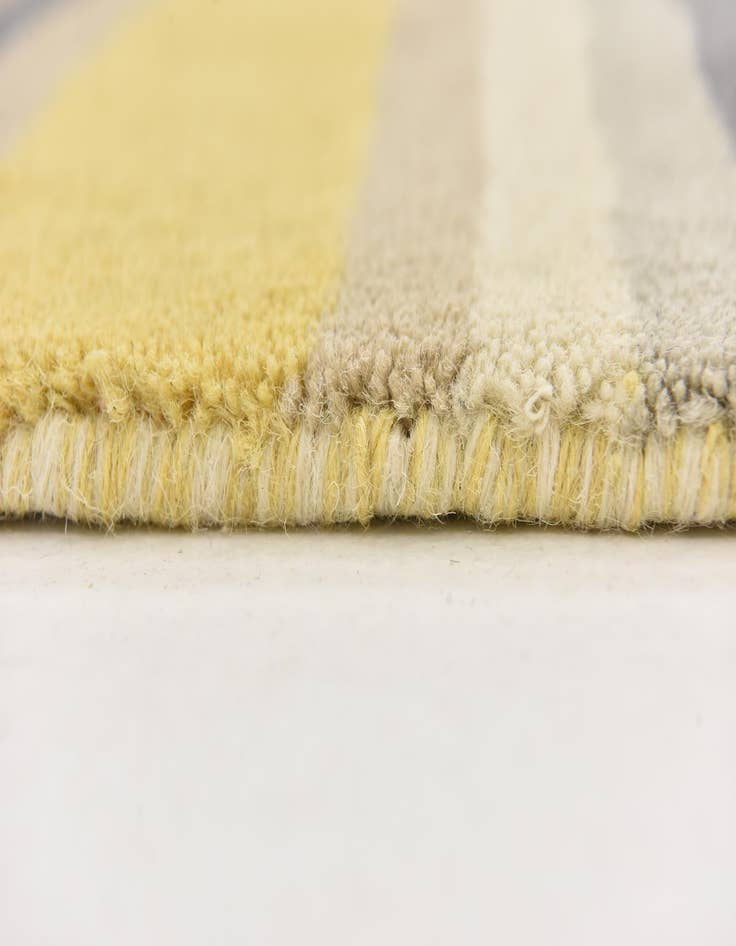 Detail image of 4' x 5' 6 Luna Wool Rug
