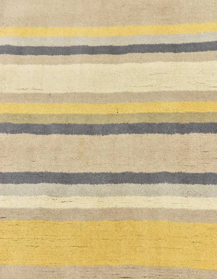 Detail image of 4' x 5' 6 Luna Wool Rug