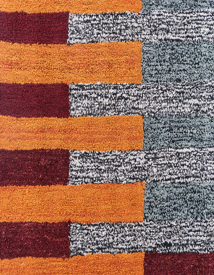 Detail image of 5' 1 x 8' Luna Rug