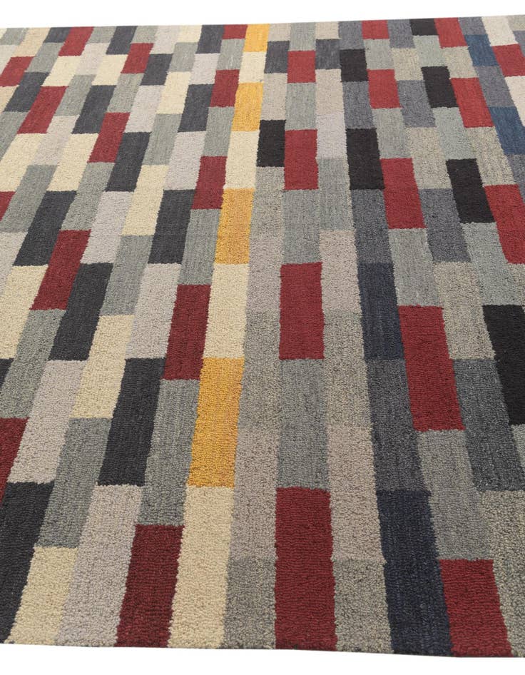 Detail image of 8' 1 x 10' 1 Luna Rug