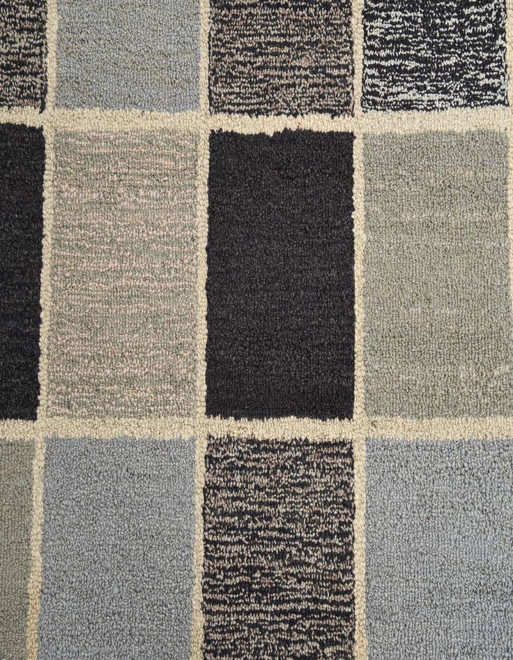 Detail image of 8' 2 x 10' 2 Luna Rug
