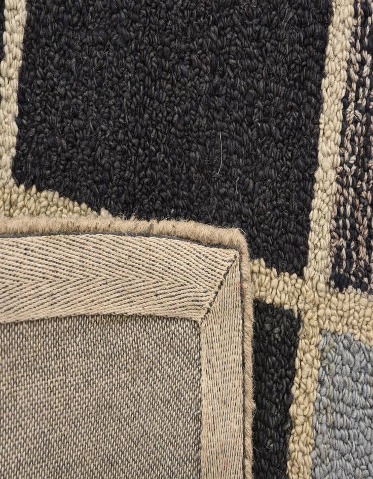 Detail image of 8' 2 x 10' 2 Luna Rug