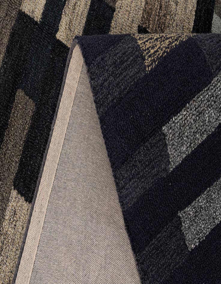 Detail image of 8' 1 x 10' 2 Luna Rug