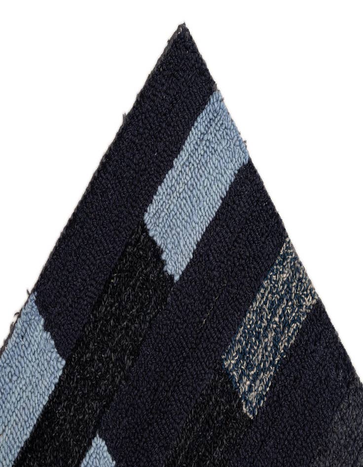 Detail image of 8' 1 x 10' 2 Luna Rug