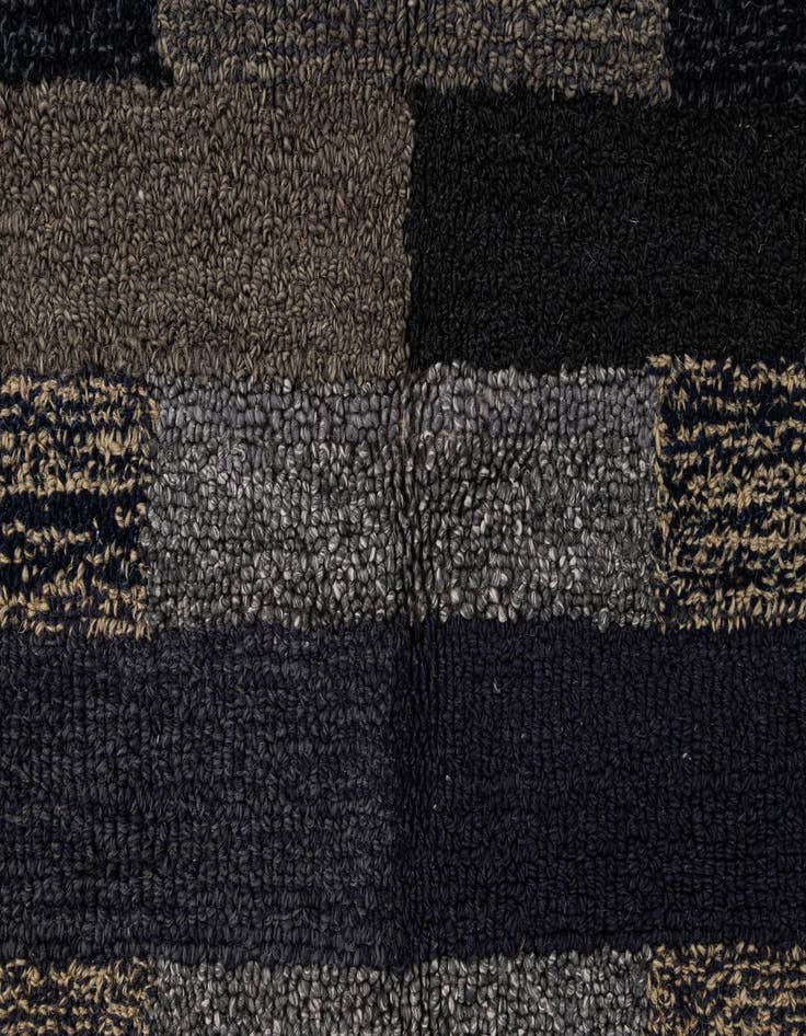 Detail image of 8' 1 x 10' 2 Luna Rug