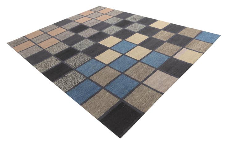 Detail image of 8' 2 x 10' 1 Luna Rug