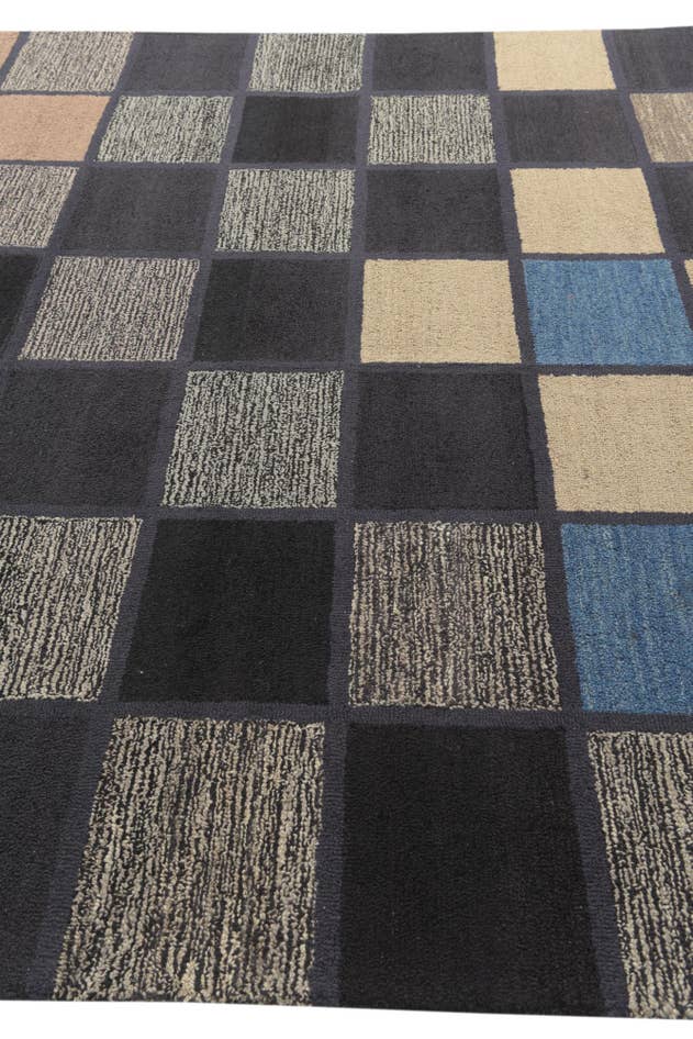 Detail image of 8' 2 x 10' 1 Luna Rug