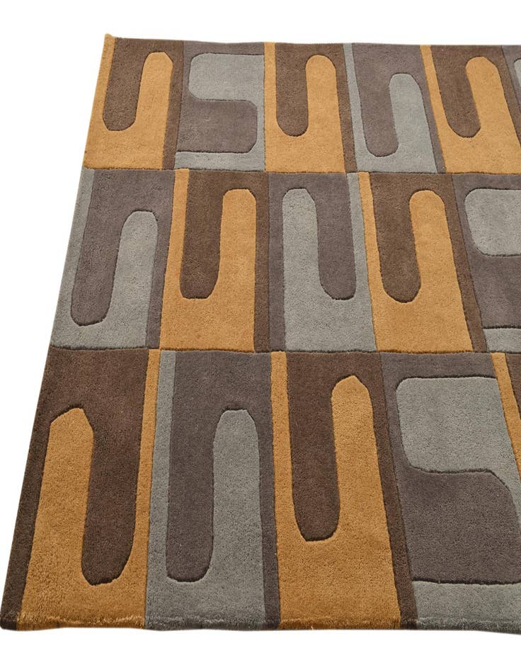 Detail image of 5' 1 x 8' Luna Rug