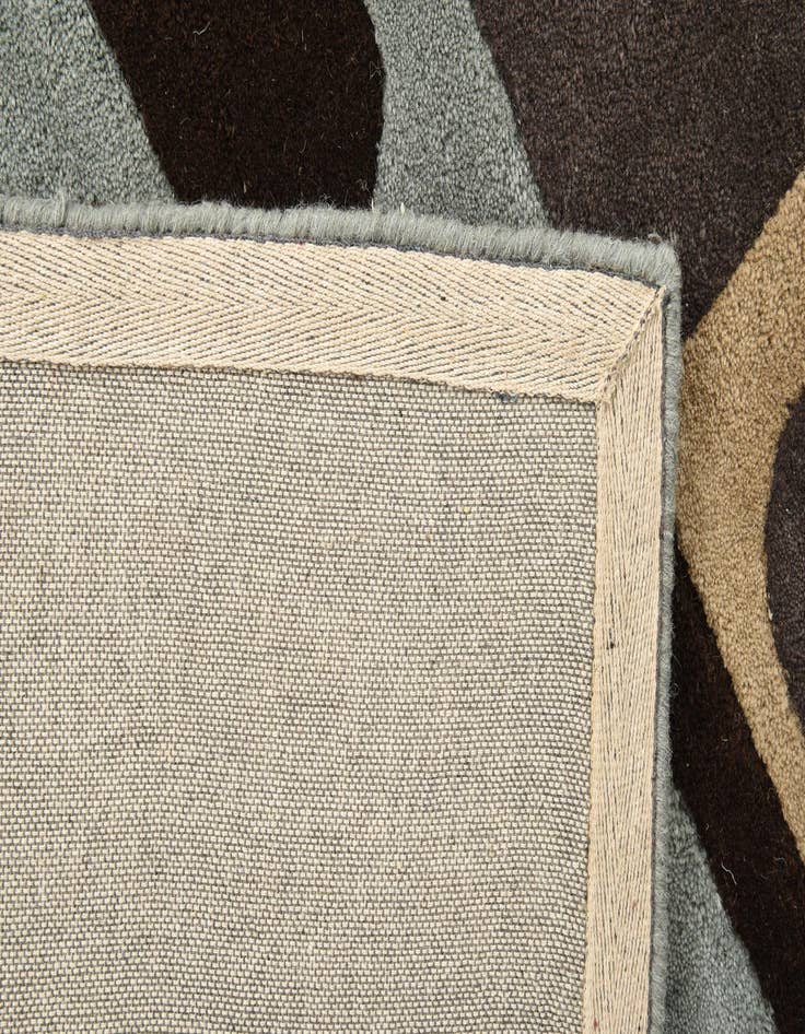 Detail image of 5' x 7' 11 Luna Rug
