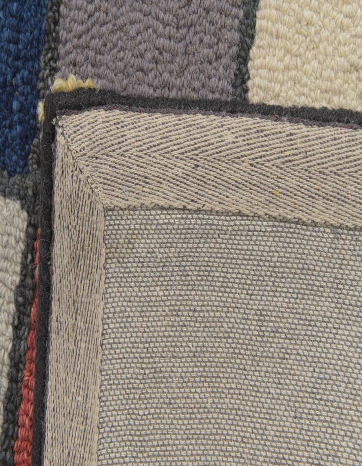 Detail image of 5' x 8' Luna Wool Rug
