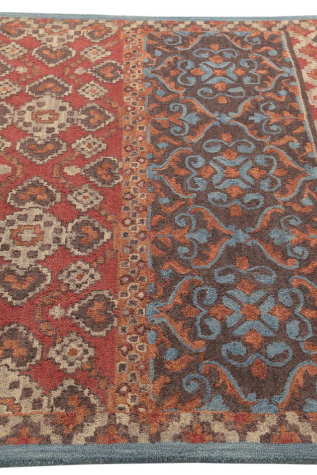 Detail image of 5' x 8' Luna Wool Rug