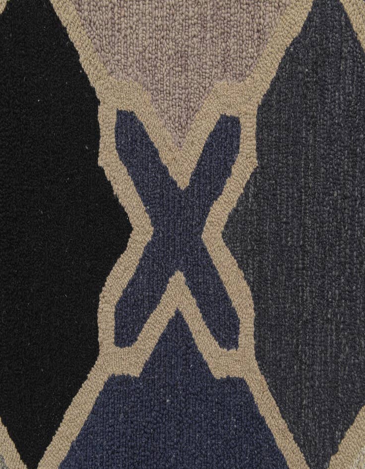 Detail image of 8' x 10' 2 Luna Wool Rug