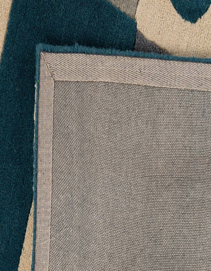 Detail image of 5' 1 x 8' Luna Wool Rug