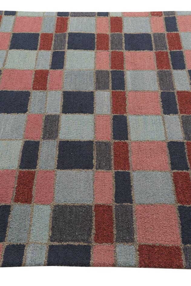 Detail image of 5' x 7' 10 Luna Wool Rug