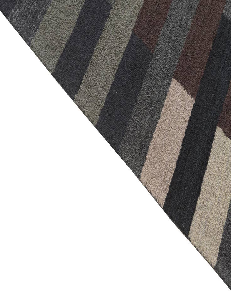Detail image of 8' 1 x 10' 1 Luna Wool Rug