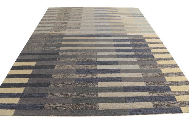 Detail image of 8' x 10' Luna Wool Rug
