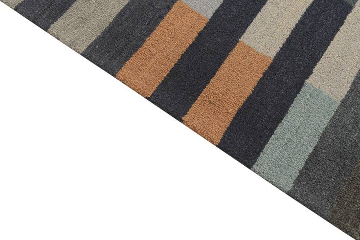 Detail image of 8' x 10' 1 Luna Wool Rug