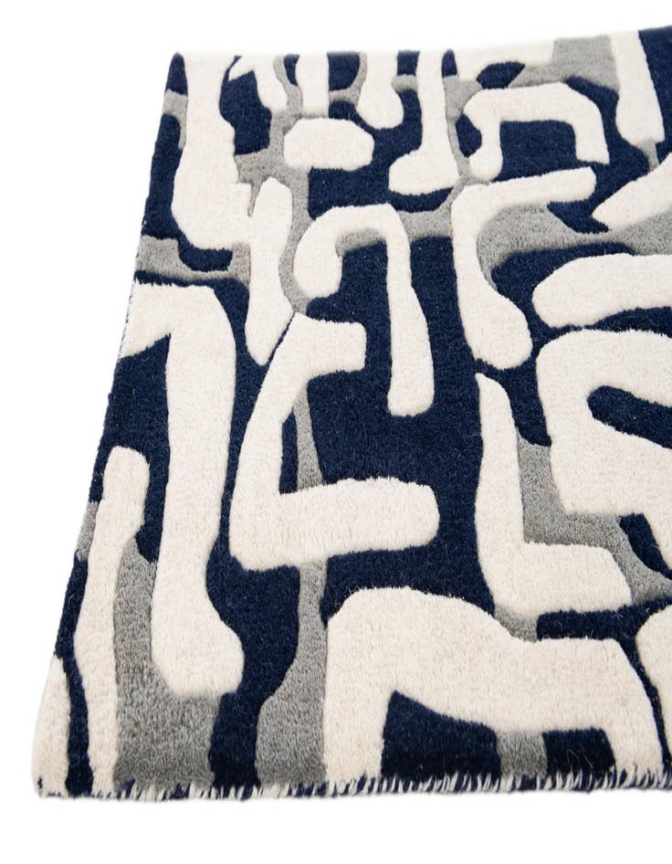 Detail image of 2' x 3' Luna Wool Rug